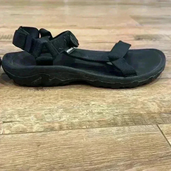 TEVA Men’s Sandals Size 12 in Great Condition - Picture 8 of 9